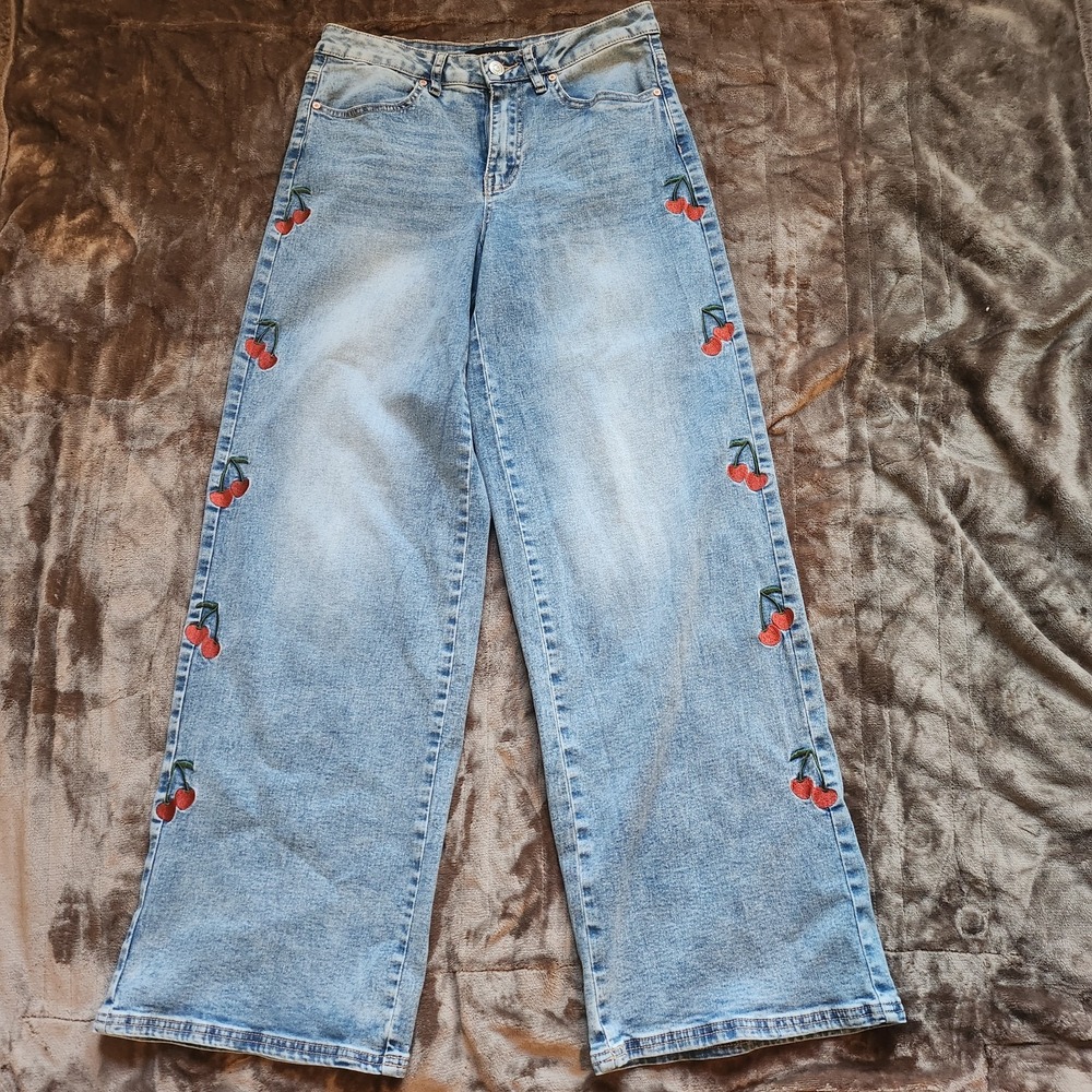 Almost Famous Jeans Womens 7 Blue Wide Leg Cherry Embroidery High Rise 90s Style